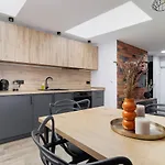 Apartment Cosy Kosciuszki Near The Main Train Station By Renters Katowice