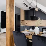 Cosy Kosciuszki Near The Main Train Station By Renters *