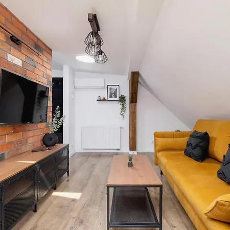 Cosy Kosciuszki Near The Main Train Station By Renters Appartement