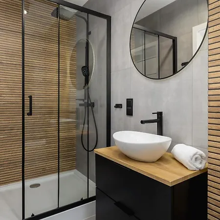 Cosy Kosciuszki Near The Main Train Station By Renters Apartment
