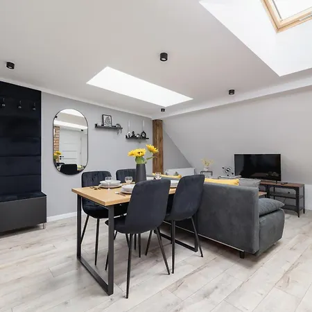 Cosy Kosciuszki Near The Main Train Station By Renters * Katowice