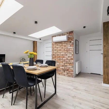 Cosy Kosciuszki Near The Main Train Station By Renters Apartment