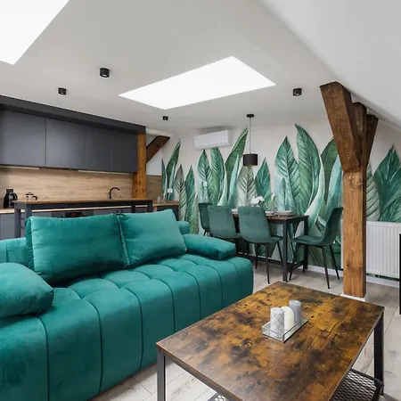 Cosy Kosciuszki Near The Main Train Station By Renters Apartment