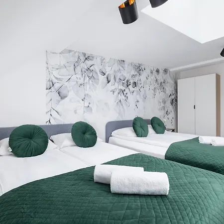 Cosy Kosciuszki Near The Main Train Station By Renters Appartamento