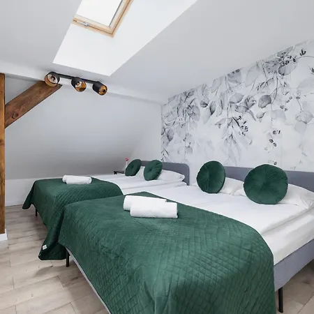 Cosy Kosciuszki Near The Main Train Station By Renters Appartamento