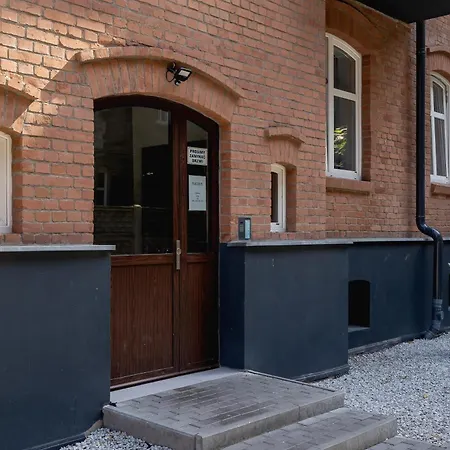 Cosy Kosciuszki Near The Main Train Station By Renters