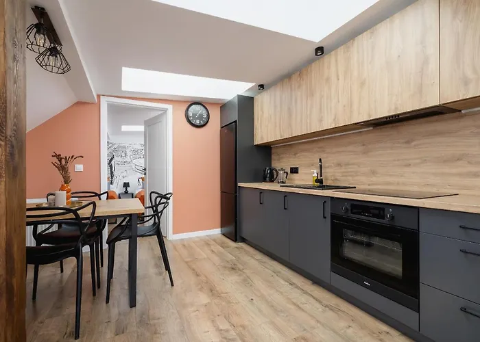 Cosy Kosciuszki Near The Main Train Station By Renters דירה