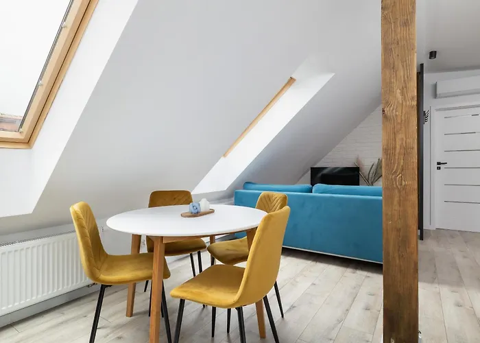 Cosy Kosciuszki Near The Main Train Station By Renters דירה