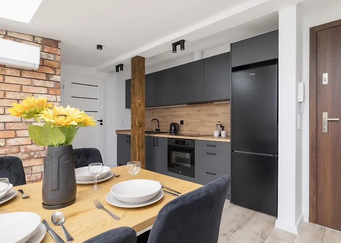 Cosy Kosciuszki Near The Main Train Station By Renters קטוביץ