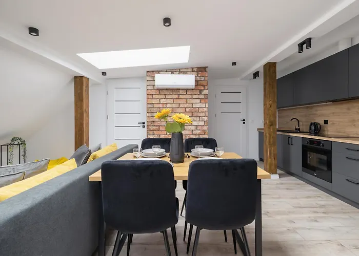 Cosy Kosciuszki Near The Main Train Station By Renters קטוביץ